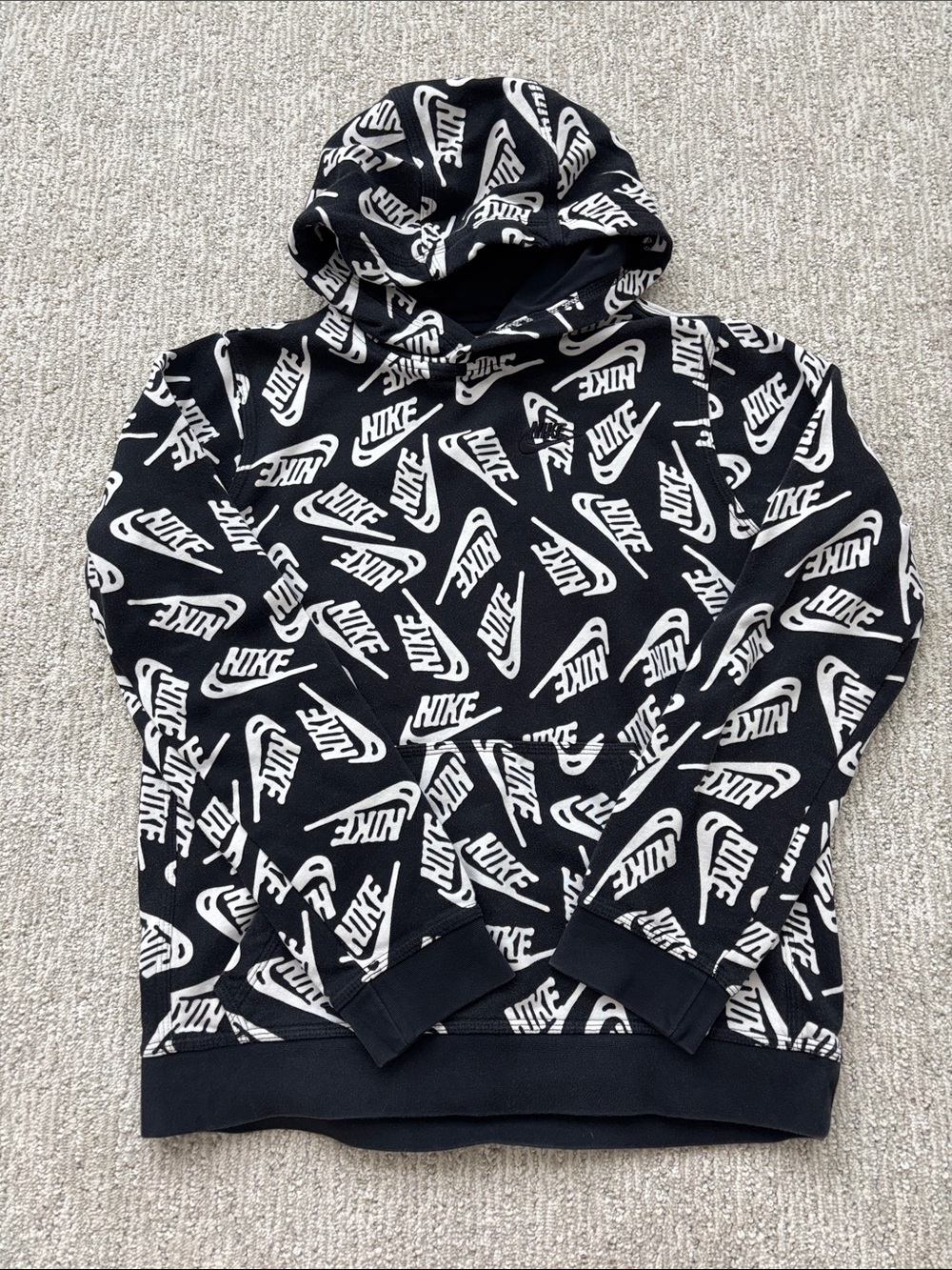 Nike Hoodie with All-Over Logo Kids XL